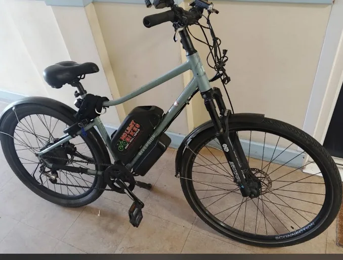 Customer-submitted e-bike photo accompanying Ali Hamza Google review